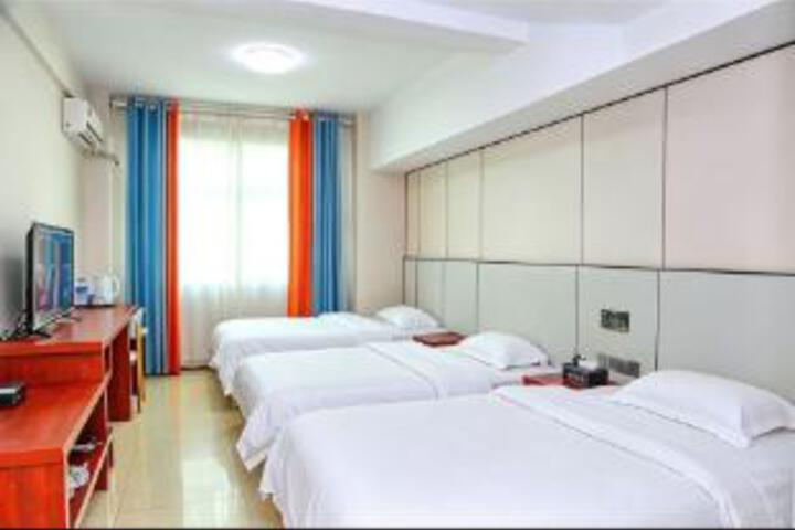 Room 6 of 7