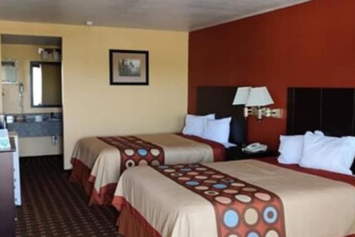 Room 6 of 34