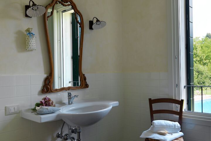 Room 25 of 52