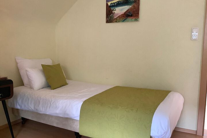 Room 17 of 60