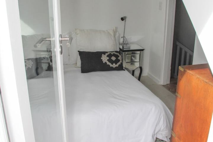 Room 10 of 161