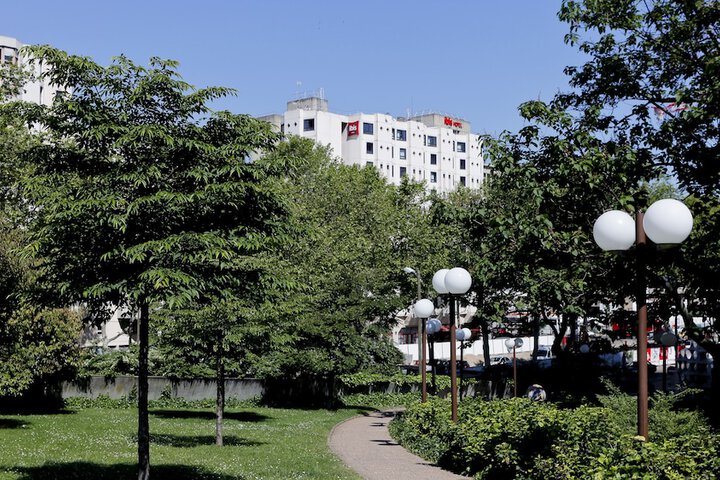 Hotel Exterior 49 of 61