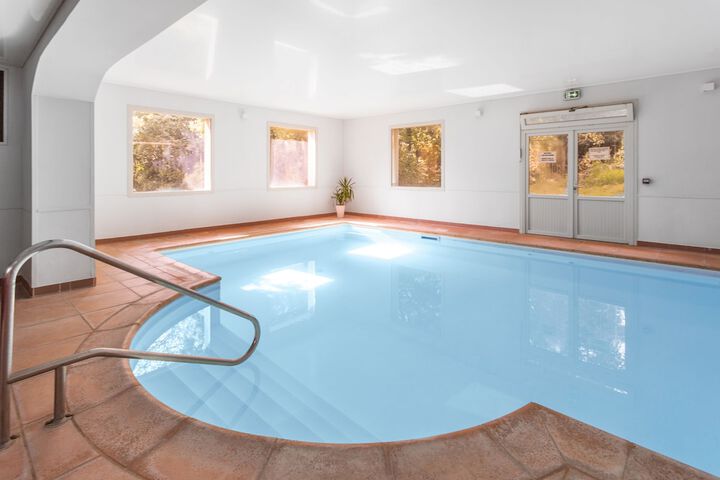 Pool 100 of 133