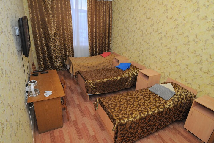 Room 47 of 100