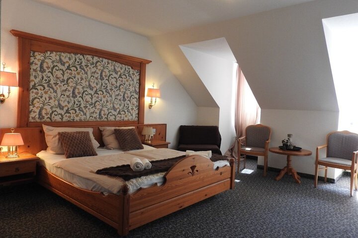 Room 5 of 22