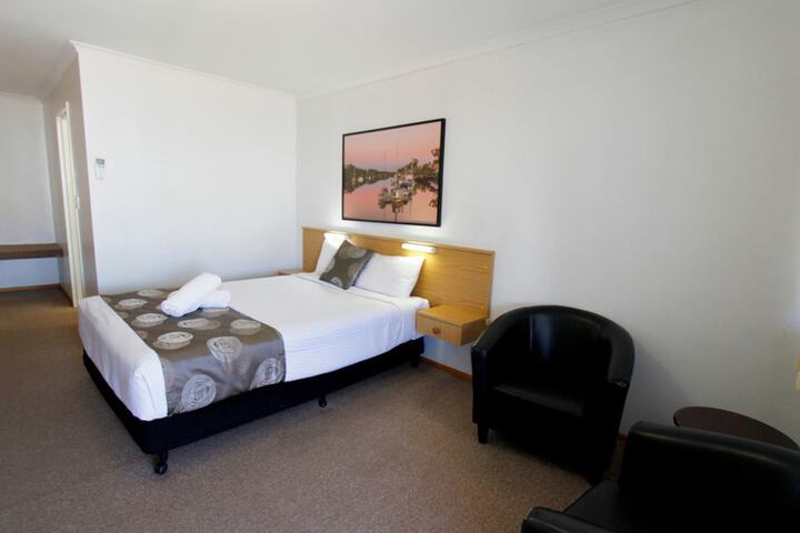 Room 5 of 60