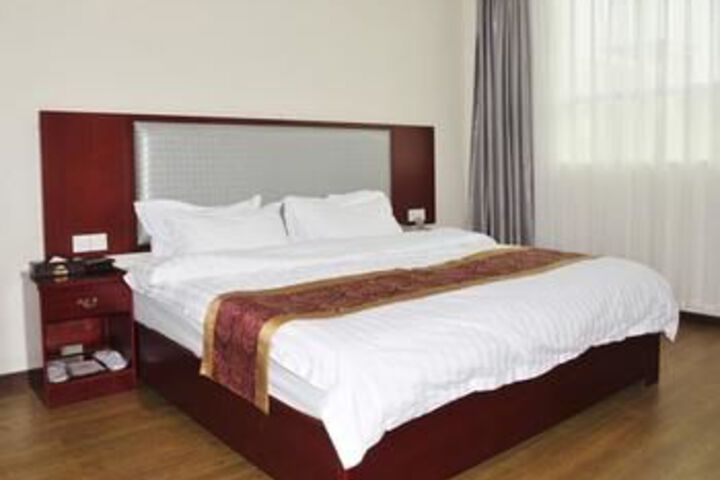 Room 8 of 40