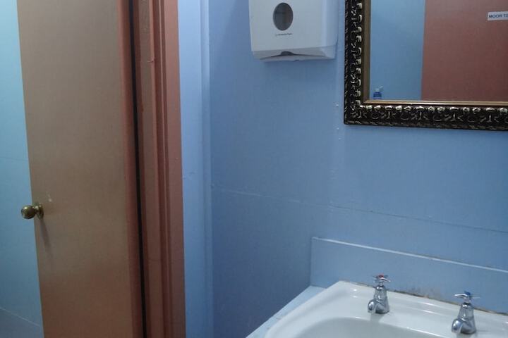 Room 33 of 51