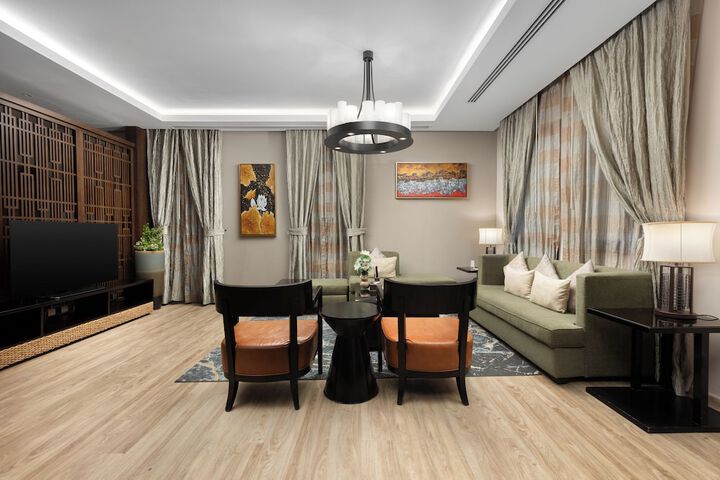 Room 44 of 171