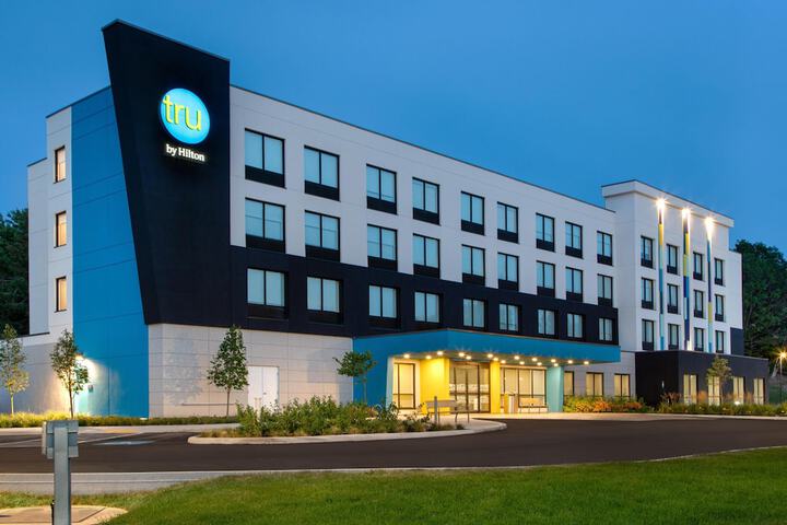 Tru by Hilton Gananoque On in Gananoque, ON