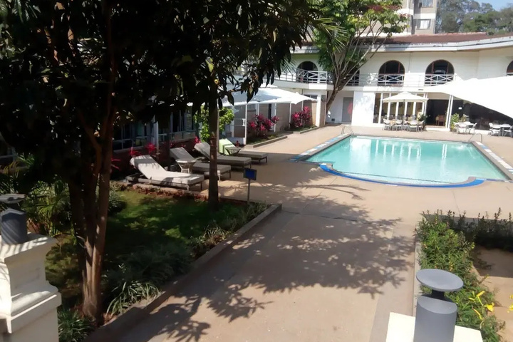Pool 6 of 8