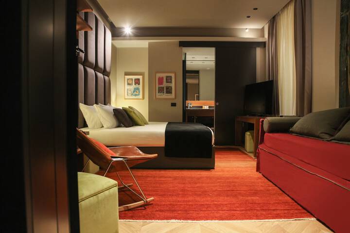 Room 23 of 73