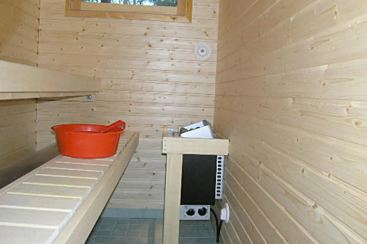 Room 8 of 14