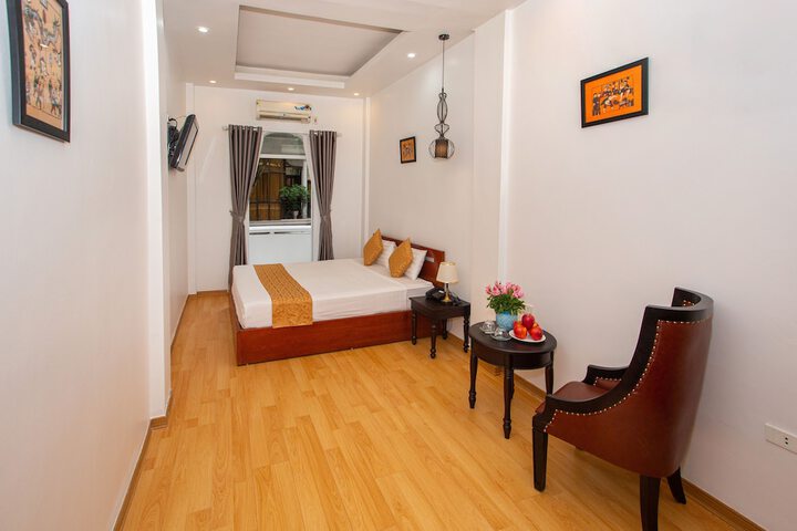 Room 2 of 7