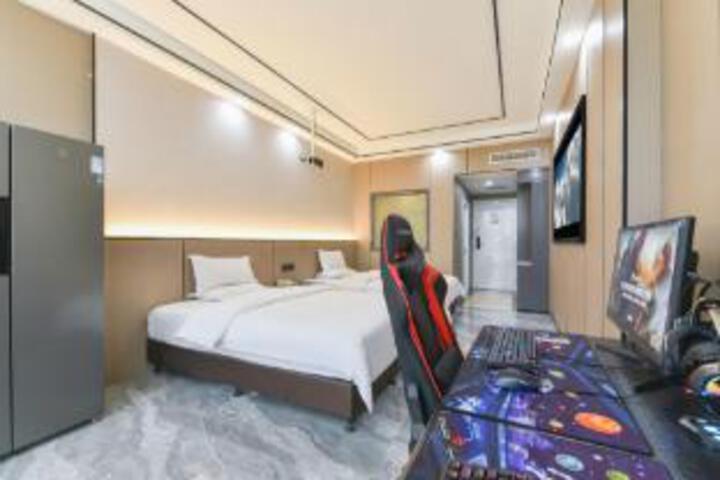 Room 21 of 21