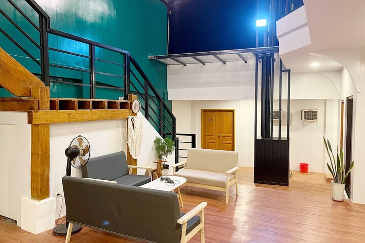 Cozy Coron Inn