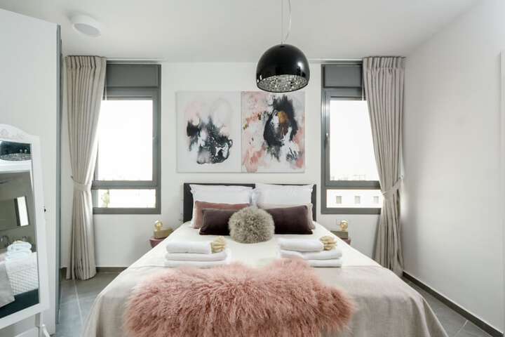 Room 11 of 60