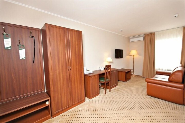 Room 27 of 52