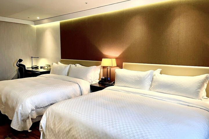 Room 27 of 80