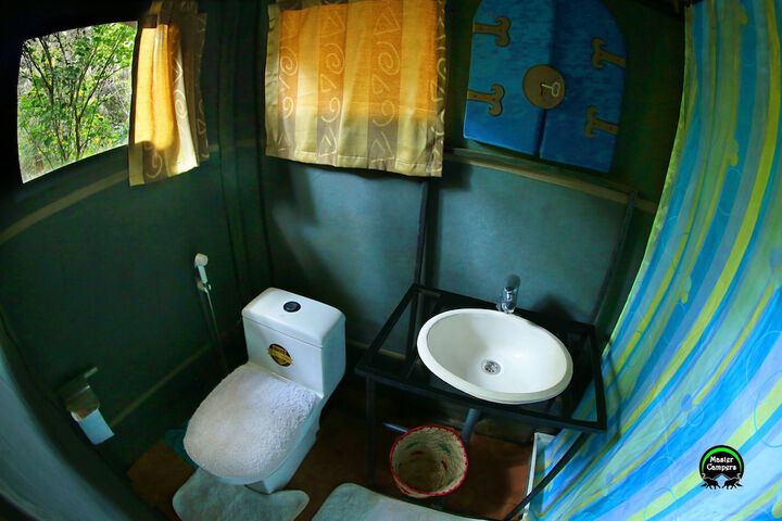Room 14 of 14