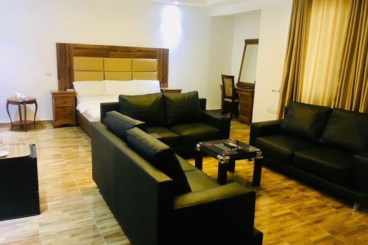 Room 14 of 38