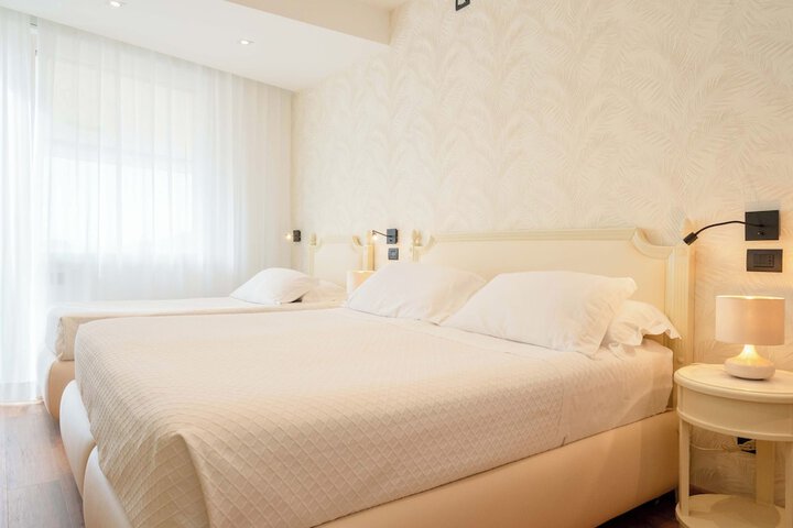 Room 167 of 247