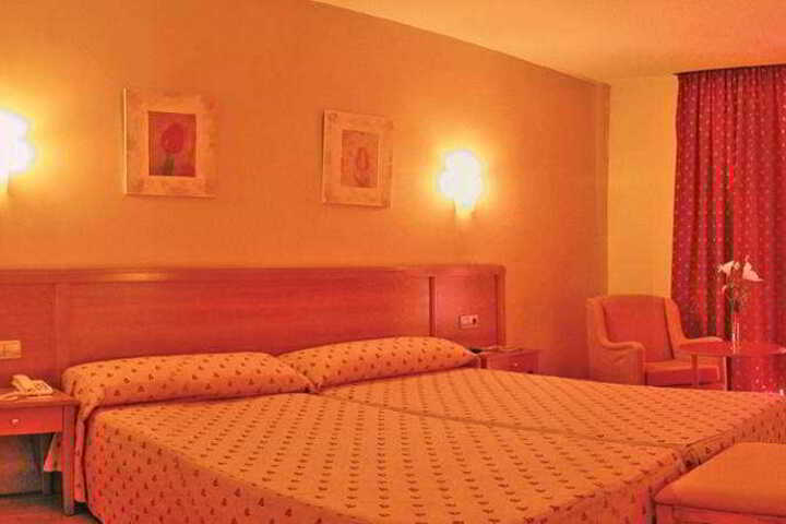 Room 8 of 8