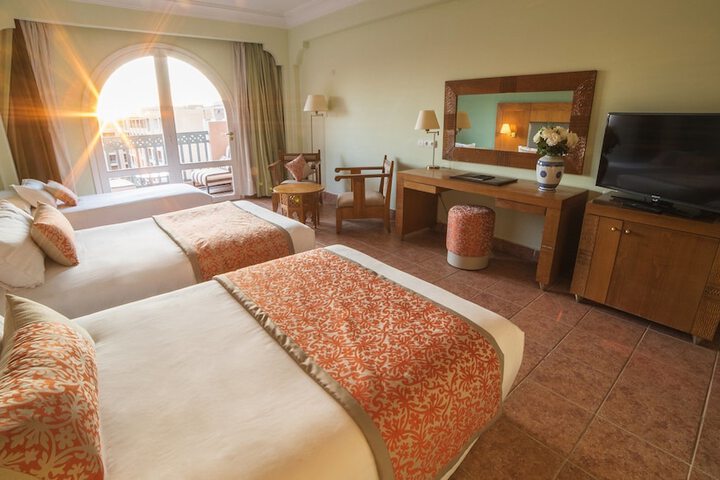 Room 5 of 74
