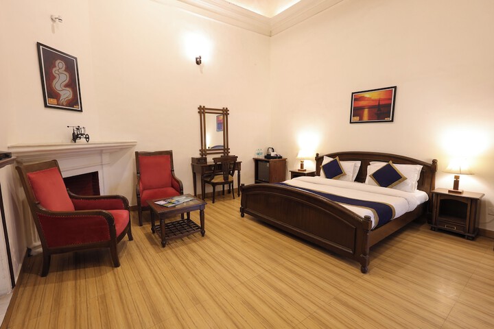 Room 27 of 174