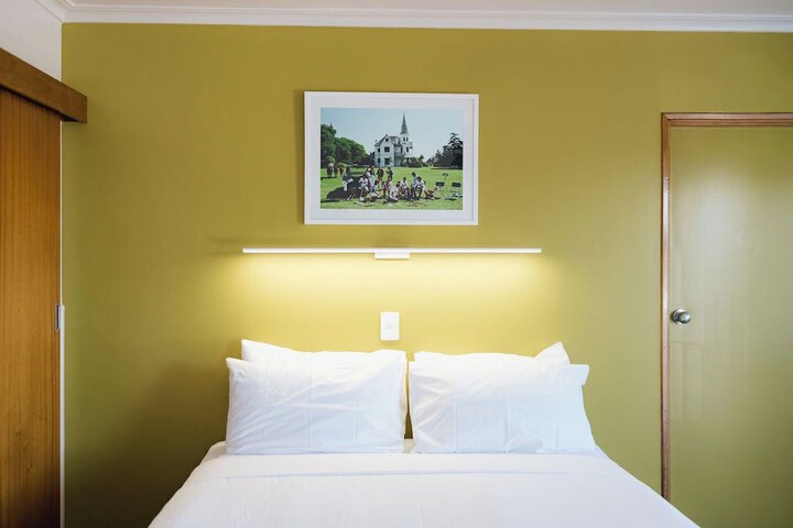 Room 8 of 34