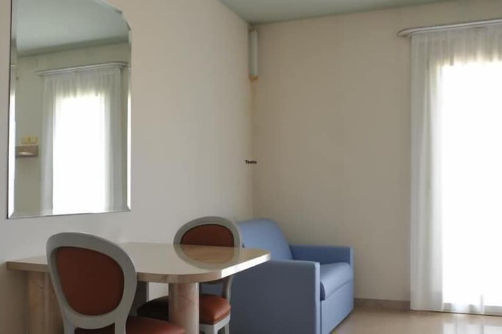 Room 9 of 23