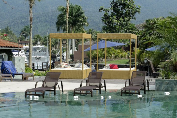 Hotel Exterior 112 of 125