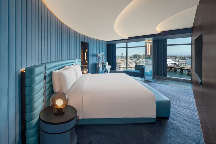 Room 15 of 118