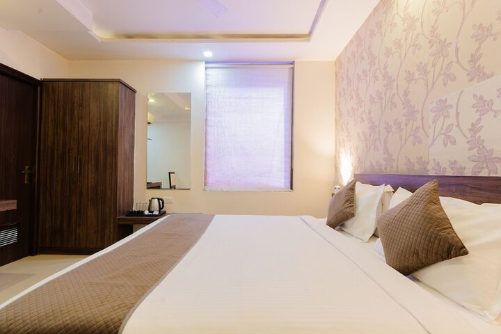 Room 18 of 36