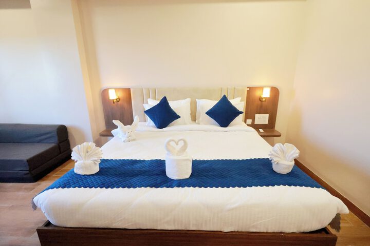 Room 3 of 12