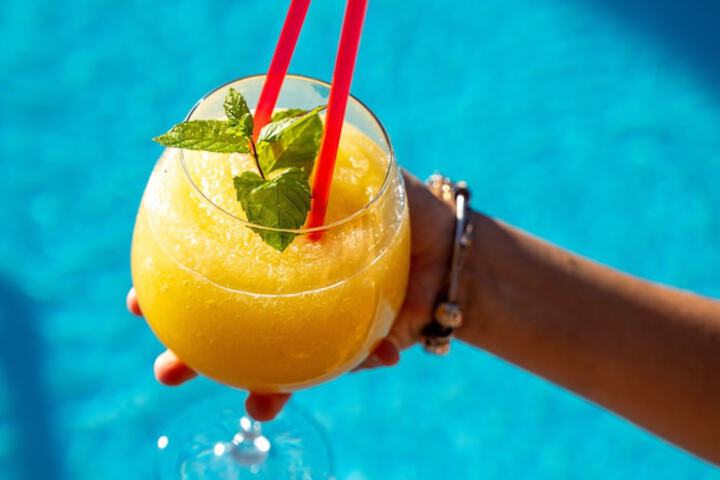 Pool Hotel