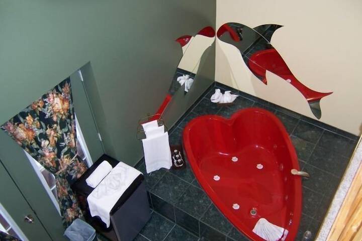 Hot Tub 46 of 75