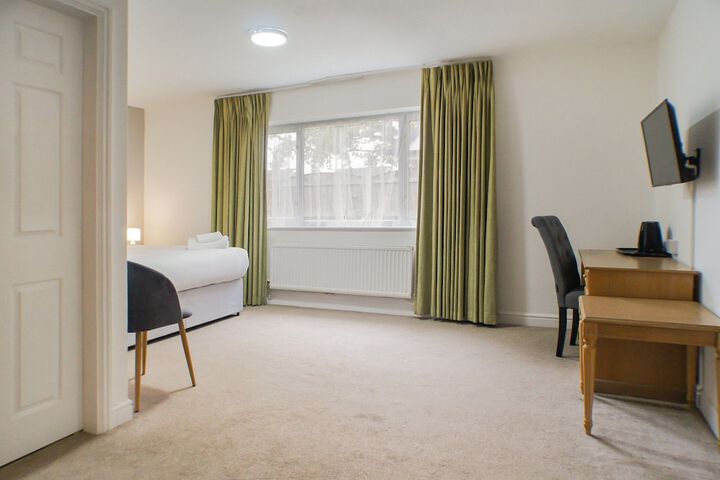 Room 2 of 25
