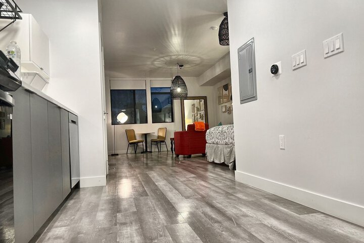 Room 3 of 60