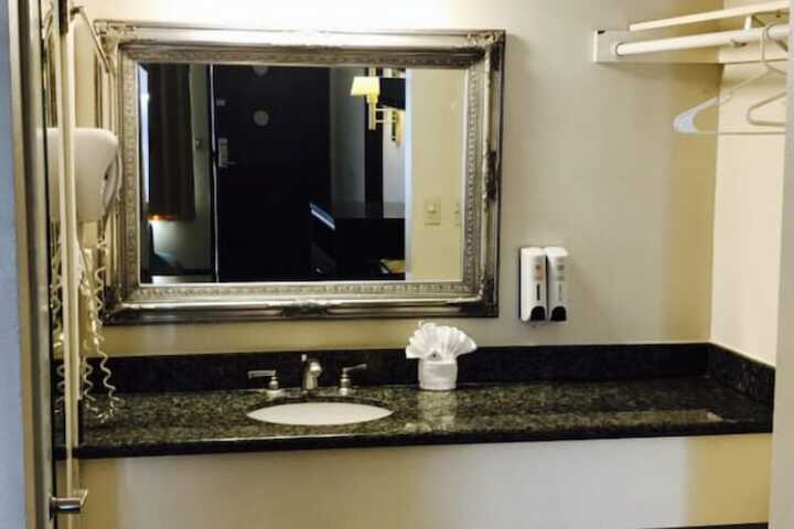 Bathroom sink