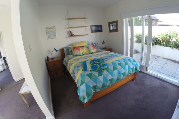 Room 4 of 28