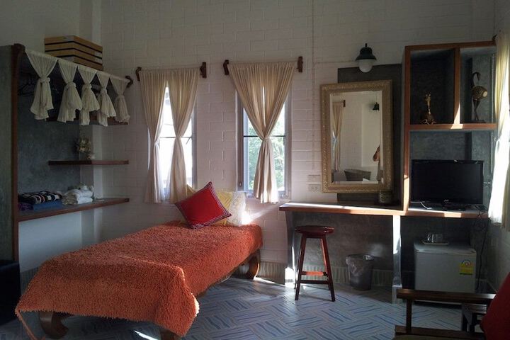 Room 9 of 150