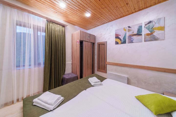 Room 26 of 149