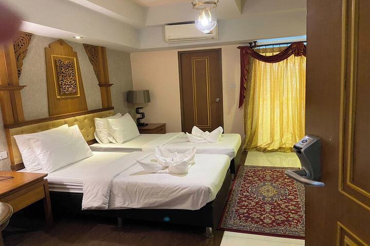 Room 22 of 77
