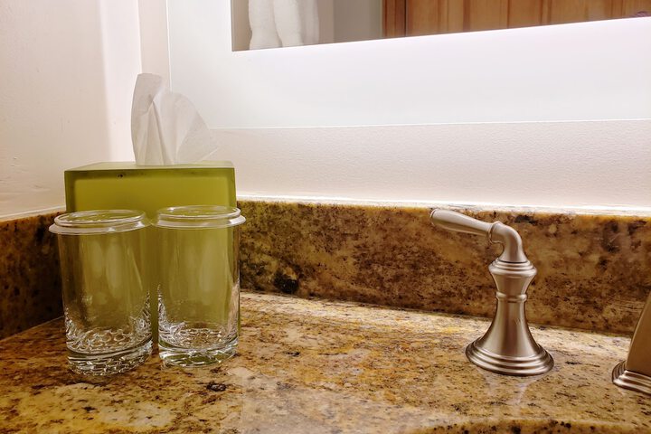 Bathroom amenities