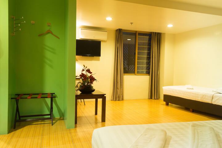Room 11 of 48