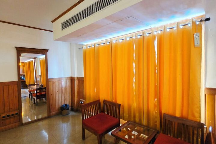 Room 44 of 181