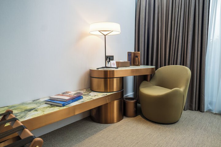 Room 93 of 200
