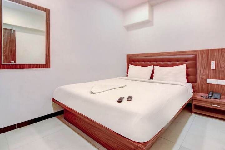 Room 8 of 9