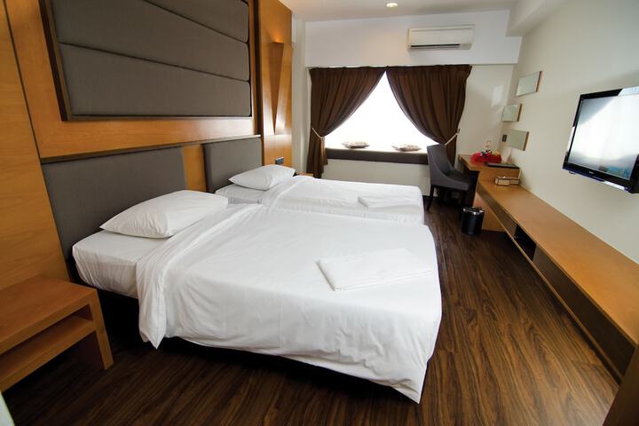 Room 7 of 34